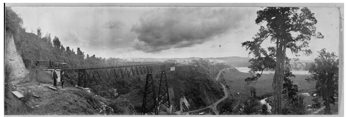 Figure 1. Makohine Viaduct, Rangitikei district, taken by Melvin Vaniman. Ref: 1/2-018857-F. Alexander Turnbull Library, Wellington, New Zealand.  iia * Manisa aii iai aia iiaiiaaiiar Scie: ‘ial  A well-known commentator on issues of labour relations and industrial production, Lloyd was closely connected to the influential Chicago Arts and Crafts Society founded at the Hull House settlement. In architectural his- tory, the Society is best known as the audience for Frank Lloyd Wright’s 901 lecture, “The Art and Craft of the Machine.” While Wright’s lecture was little noted at the time, Lloyd was a major intellectual influence. Published almost contemporaneously with “The Art and Craft of the Machine,” Lloyd’s Newest England presents a more radical assessment of the potential impact of industrialisation on workers and a more ambitious agenda for the evolution of building in the age of the machine. Rather than preserving the framework of capitalist development, his vision of the  