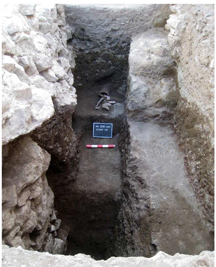 middle. Perhaps more importantly in terms of the present study, it fronted the northern end of the city’s Cardo Maximus — the city’s main north-south arterial street — the final part of which was made wider to form an elongated square. The fountain house faced southwards across an elongated public square, creating a similar vista like the one of the Upper Agora at Sagalassos. Located close to one of the entrances to the city, the fountain not only offered the visitor refreshment upon entering Pisidian Antioch, but it also made an important statement on the facilities which the city provided. At the same time, with the backdrop of the mountains behind, it created an imposing vista when viewed along the Cardo Maximus (Owens — Taslialan 2008: 303). 