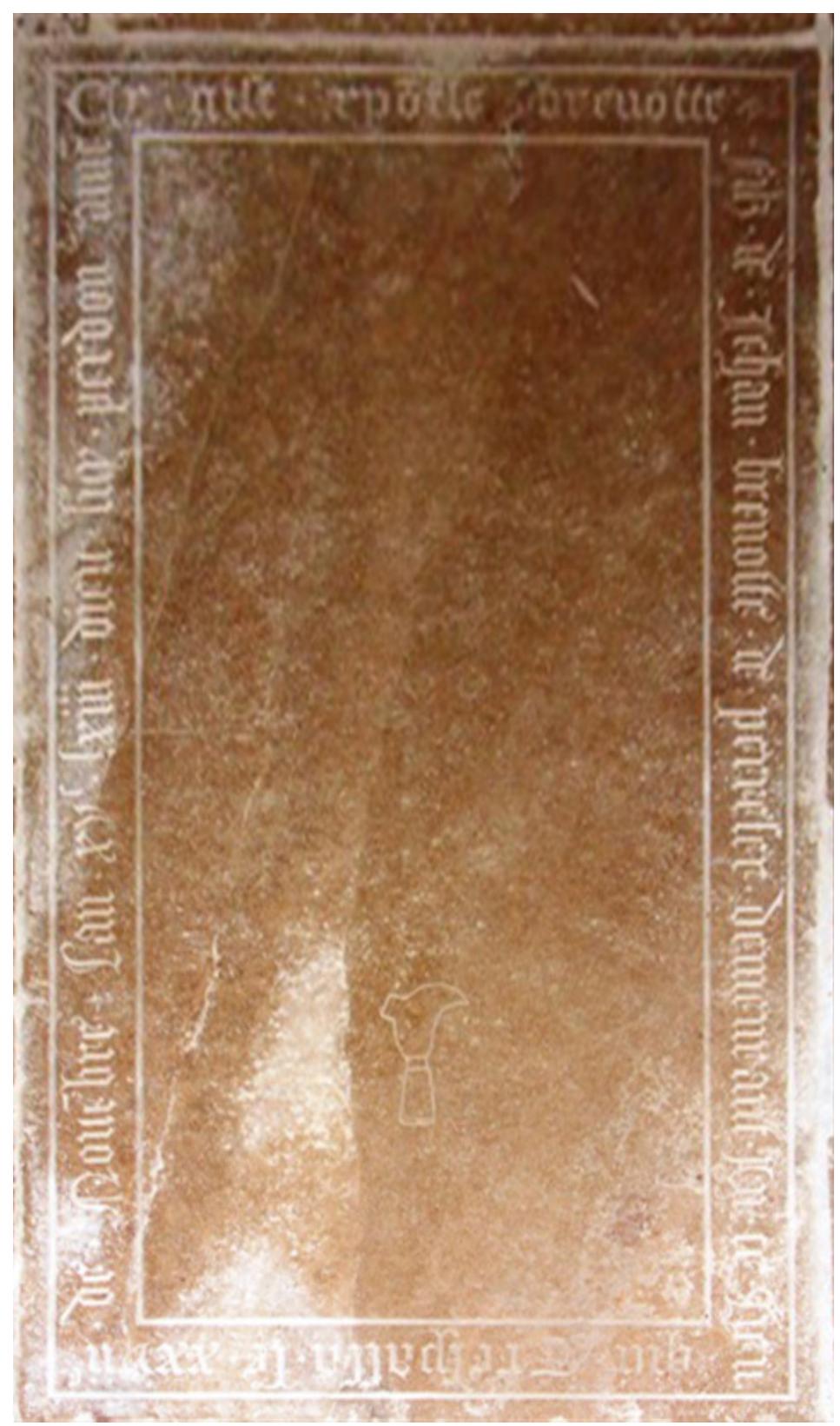 ‘ig. 5 : Tombstone of a wine grower, sixteenth century, Biarne church, département of Jura (photo by the author). 