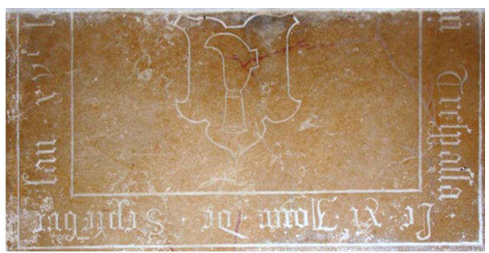 Fig. 6: Tombstone of an armigerous wine grower, sixteenth century, Biarne church, département of Jura (photo by the author). 