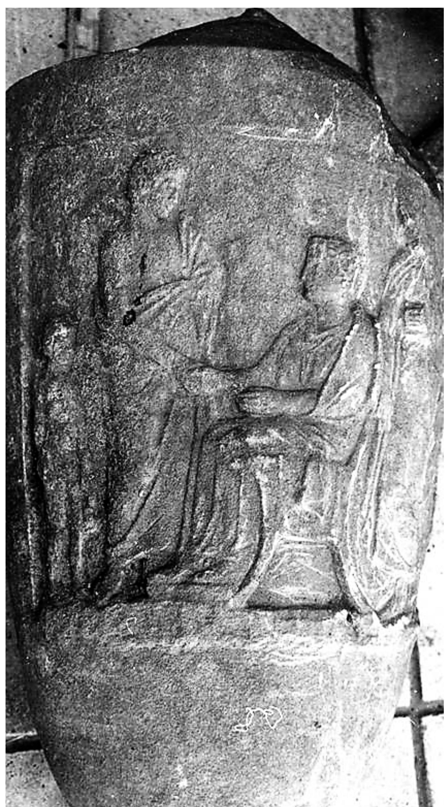 Pl. 5. Marble funerary lekythos from the cemetery of Pousi Ledi in Paiania. Photo Ephorate of Antiquities of Eastern Attica. 