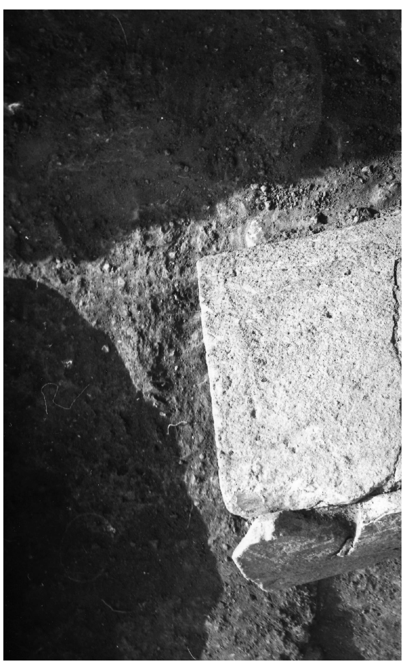 Pl. 21. Grave 6. Agios Athanasios, Liopesi (Paiania). Photo Ephorate of Antiquities of Eastern Attica. 