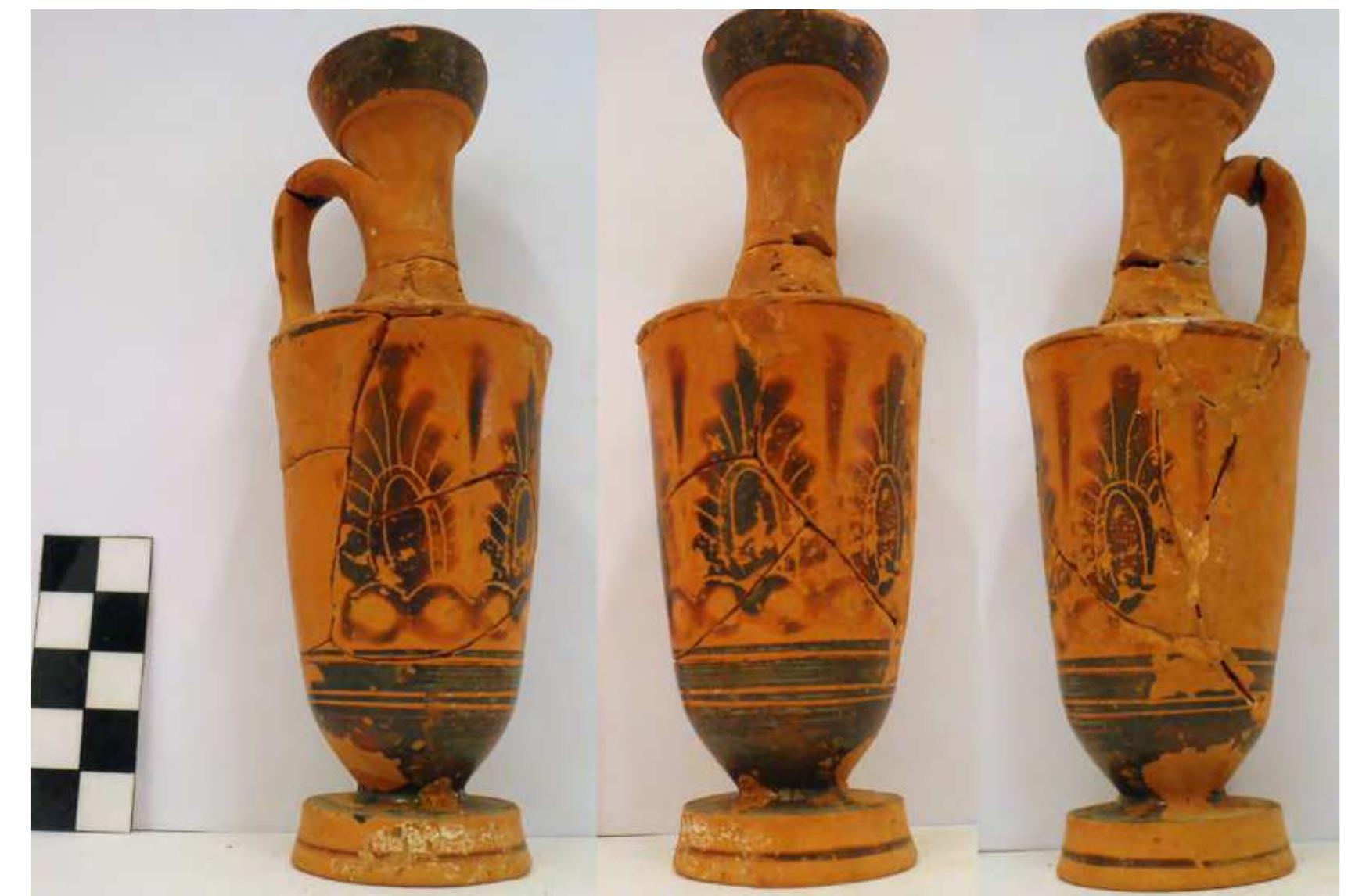 Fig. 5. Black-figure lekythos from Grave 4. Photo P. Galiatsatou. 