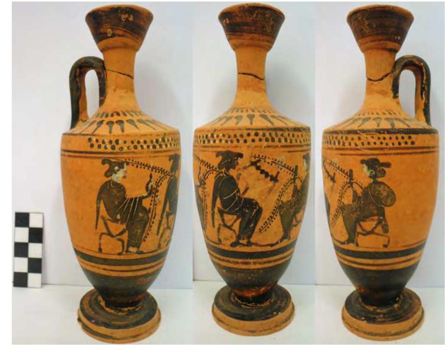 Fig. 13. Black-figure lekythos from Grave 10. Photo P. Galiatsatou. 