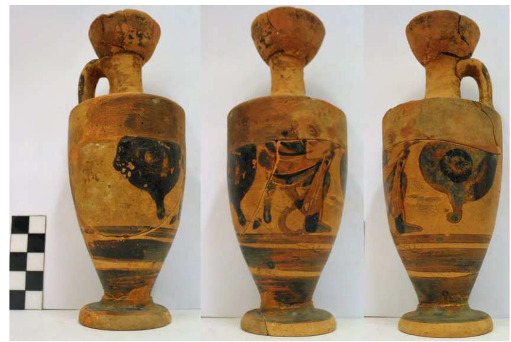 Fig. 20. Black-figure lekythos from Pyre 3. Photo P. Galiatsatou. 