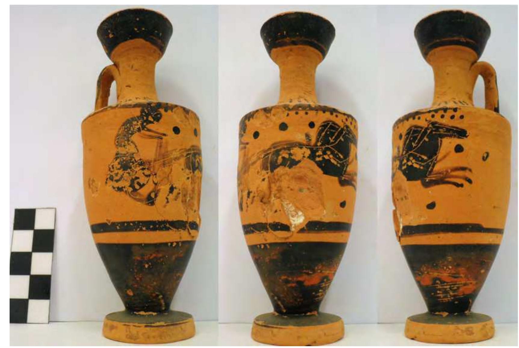 Fig. 29. Black-figure lekythos from Pyre 3. Photo P. Galiatsatou. 