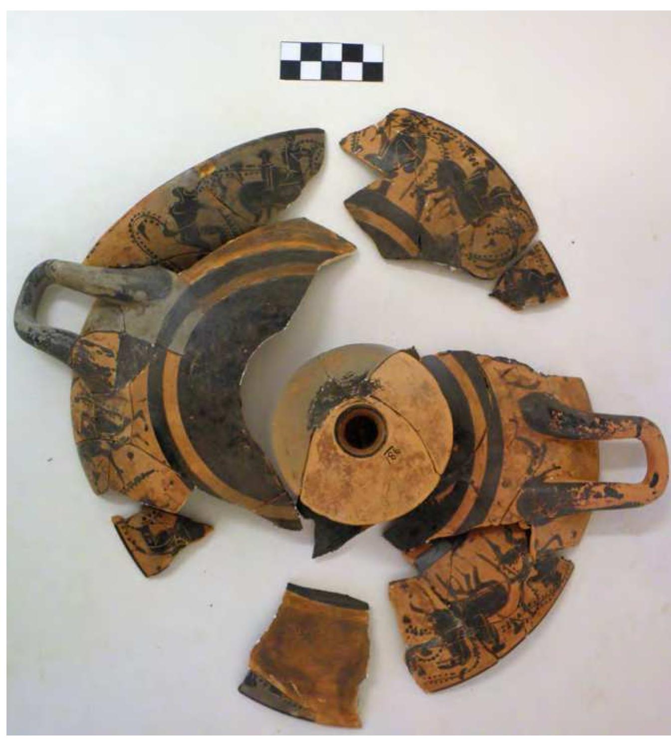 Fig. 33. Black-figure cup, Type B from Pyre 3. Photo P. Galiatsatou. 