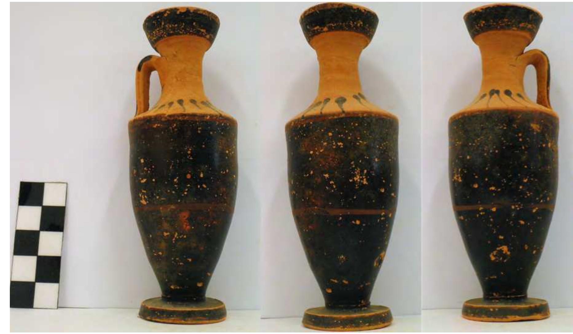 Fig. 58. Black-bodied lekythos from Grave 10. Photo P. Galiatsatou. 