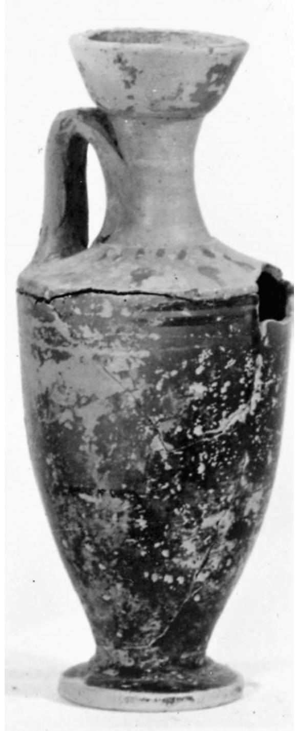 Fig. 59. Black-bodied lekythos from Grave 10. Photo Ephorate of Antiquities of Eastern Attica 
