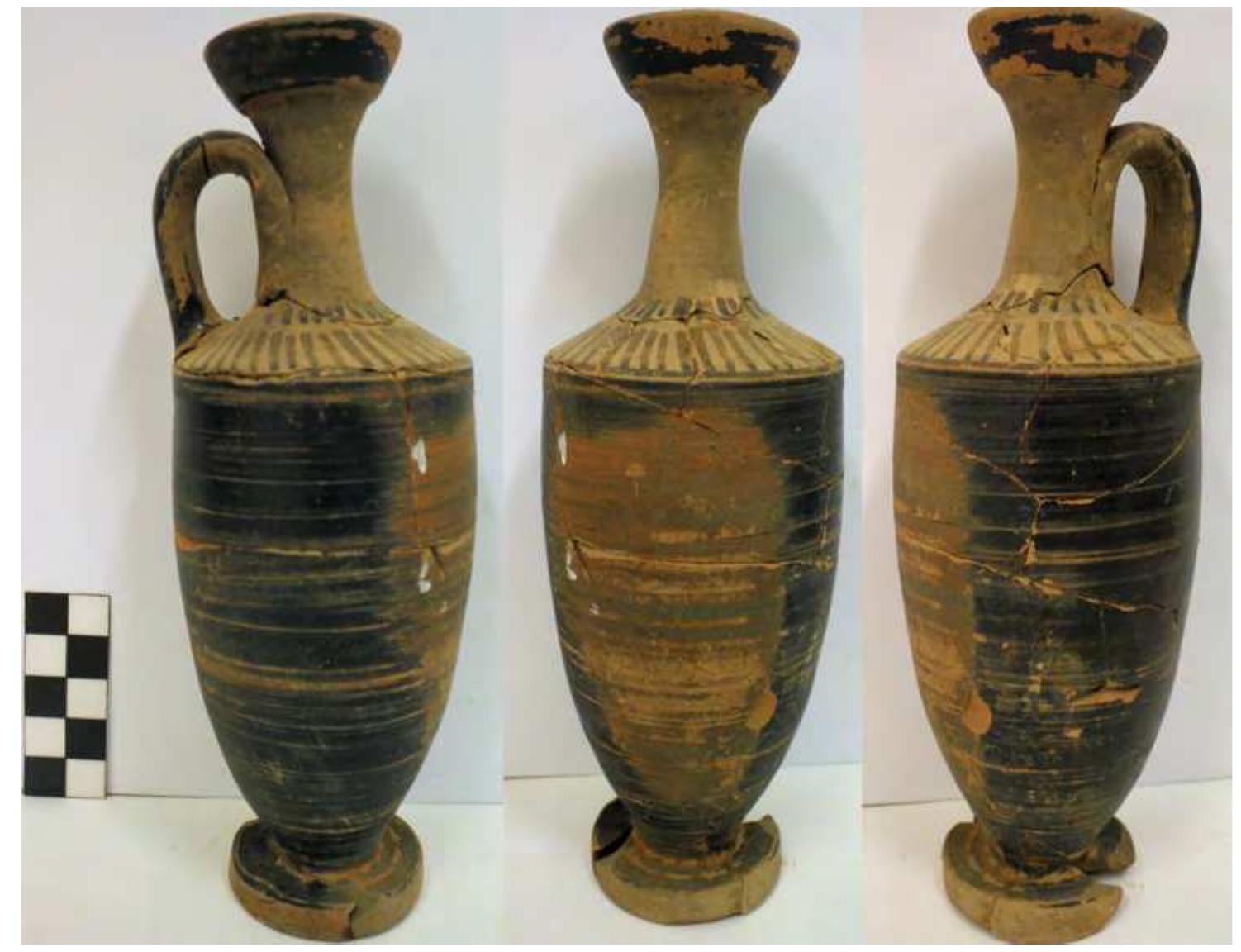 Fig. 69. Black-bodied lekythos from Pyre 3. Photo P. Galiatsatou. 