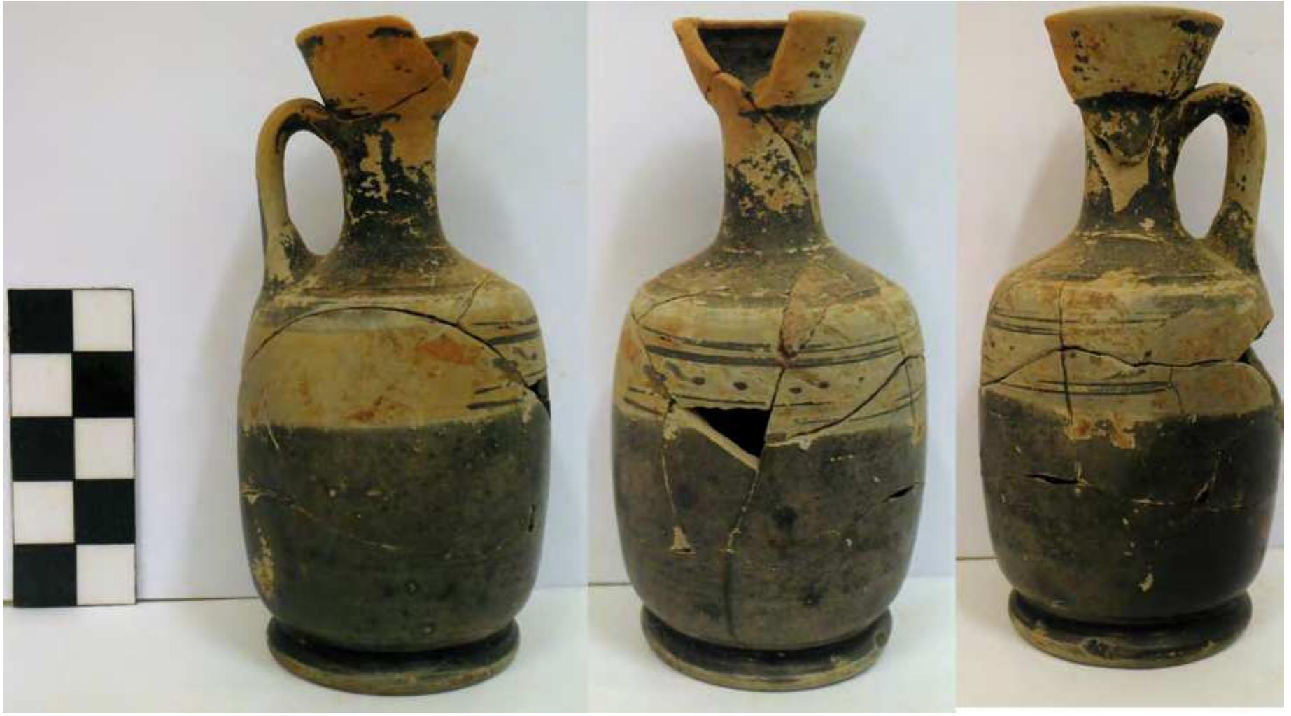 Fig. 72. Patterned squat lekythos from Pyre 4. Photo P. Galiatsatou. 