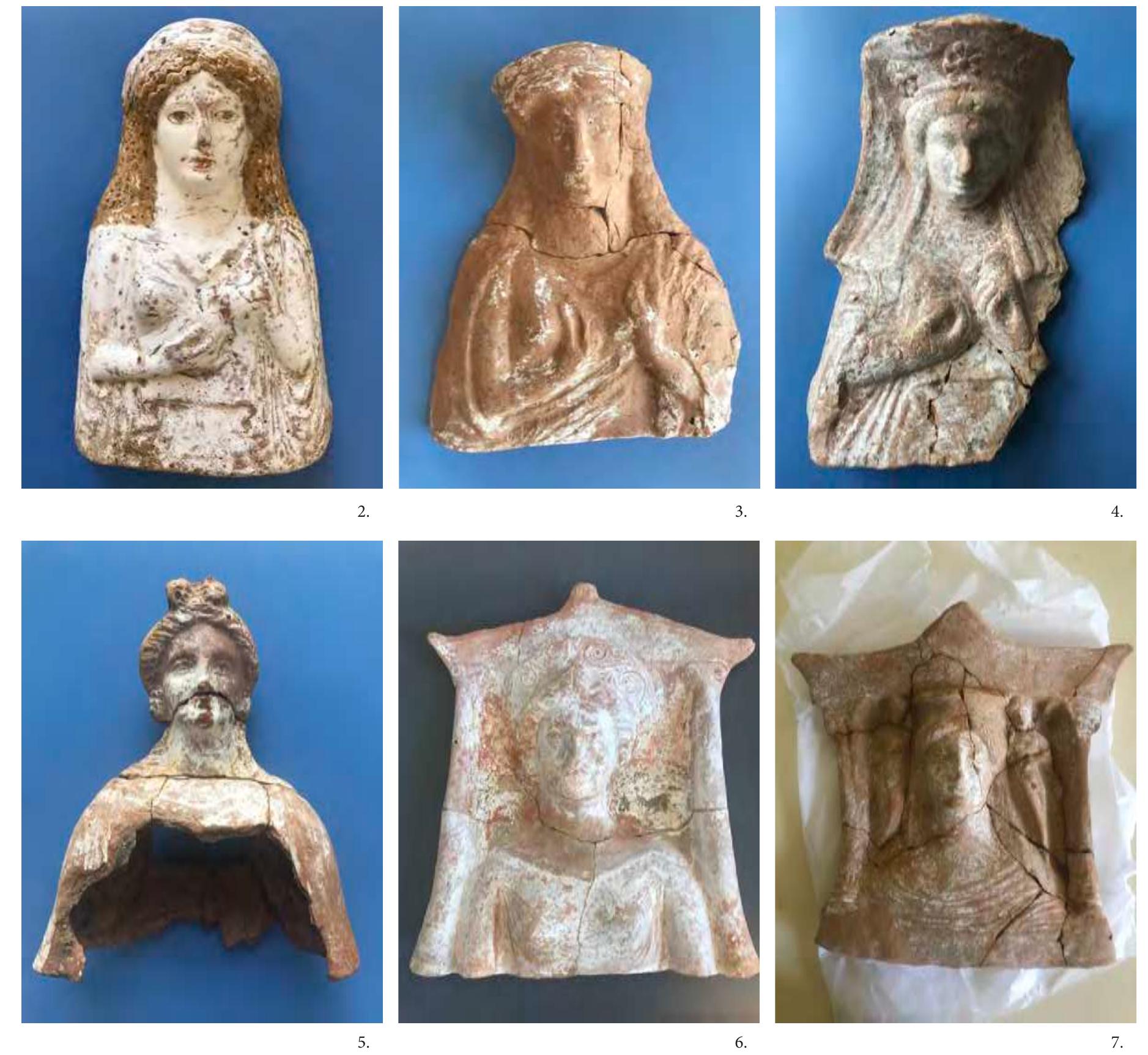 Ex. 2. Avttkd vexpotageio. Tndwn yvvatkeia mpotop OZ 137, tapos 409 (EPATIO®, adnquooievto). Ex. 3. AvttKd vexpotageio. TAwn yuvaikeia Tpotopny QZ 1235, tapos 231 (EPAIIO®, adnpocievto). Ex. 4. Avtixo vexpotageio. Mtv yuvatkeia mpotopr OZ 1181, tapog 7 (EPATIO®, adnuooievto). Ex. 5. Avttkd vexpotageio. HhAtwn yovatkeia mpotopur OL 1269, tapoc 10 (EPATIO®, adnpooievto). Ex. 6. Avttkd vexpotageio. HnhAtwn yvovatkeia mpotomr péoa Ge avayAvgo TAaicto OX 1238, tapos 231 (EMATIO®, adnpocievto). Ex. 7. AvtiuK6 vexpotageio. IAtwn yuvatkeia Mpotoun péoa oe avayAv@o TAaioto OX 1258, tapos 135 (EPAIIO®, adnpocievto).  apxés Tov 5ov at. 1.X. ev@ ovveyxiletar pexpt THY OytuN EAANViotuc] Eeoy).”” EnutAgov, and to obvodo TNS Tlodixvns de Aeitovv Kat ot ohoyAvVgEG TPOTOLES-UMOVOTA (Etk. 5), WoTOOO evtomiovtat onavidtepa. TéAoc, amo to Avttkd vexpotageio Tov otktopob mpoeKvyav Kat dvo tapadetypata evdcg ondviov TUMOV TpPOTOLUNS, OTa onoia N LOPEH MpoPadAet pEoa ano tetpamAEvpo TtAaioto (Etk. 6, 7). Evac mapopotos thrt0¢ eivat yywotds amo thy Hedda, pe ty Stapopa Ott otic Mpotopes TNS ToAiyvncs to tetpanAevpo MAaioto eivat avayhu~a Stapoppwpevo. 