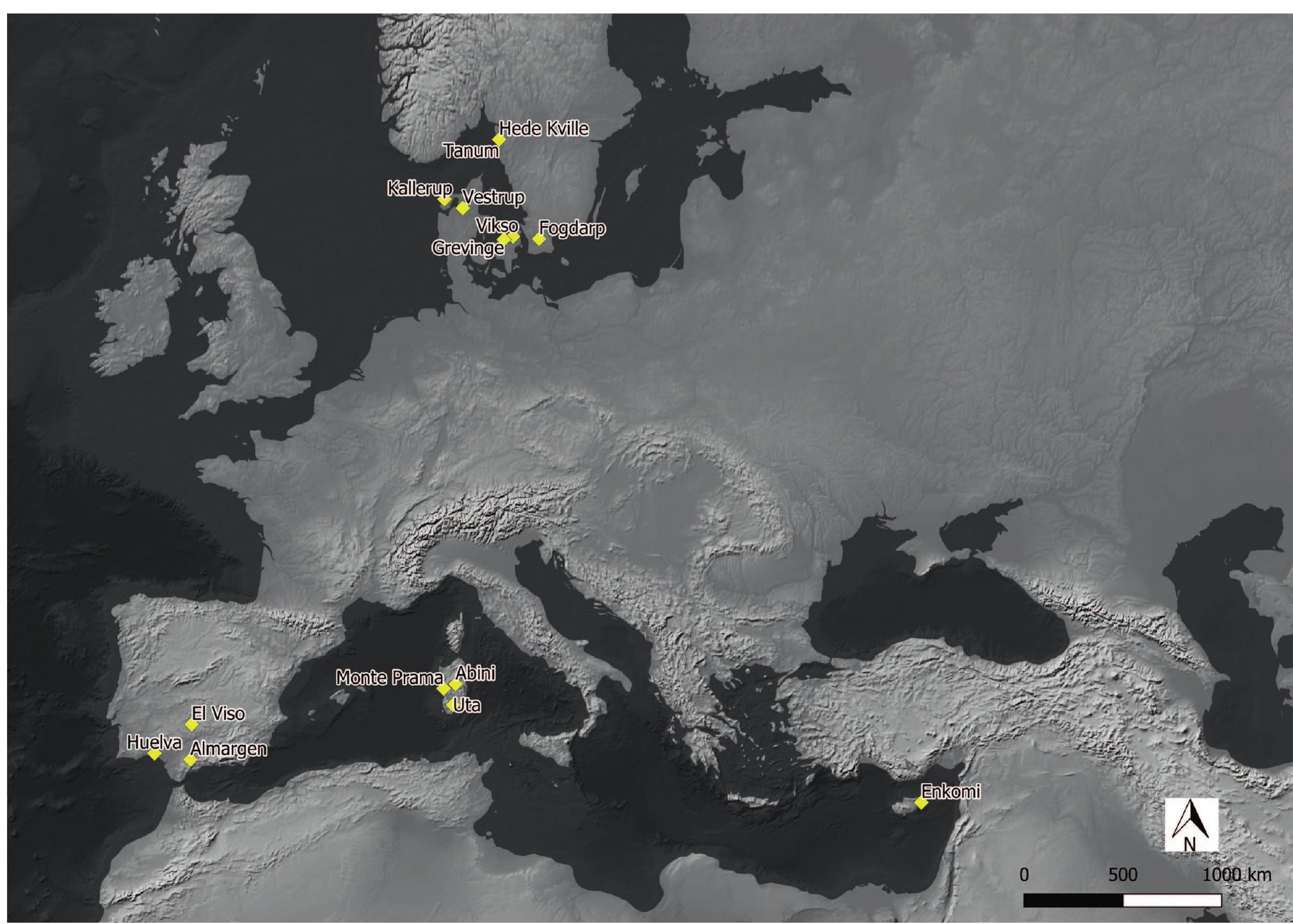 Fig. 1: The three geographical zones with horned-helmet representations analysed in this article: Sardinia, southwest Iberia, and southerr Scandinavia, with selected key sites. The distinctly western European focus hints at connections between the western Mediterranean Sea, the Atlantic sea facade, and the Scandinavian part of the North Sea and inner waters. © V. Matta. 