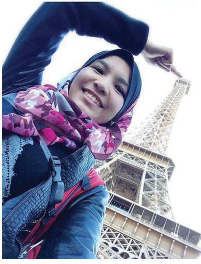 Figure 8.19 The Eiffel Tower selfie seems to be a must for anyone visiting the City of Lights 