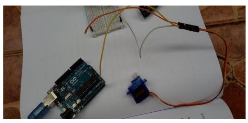 Gambar 6. arduino uno to motor servo arduino uno to motor