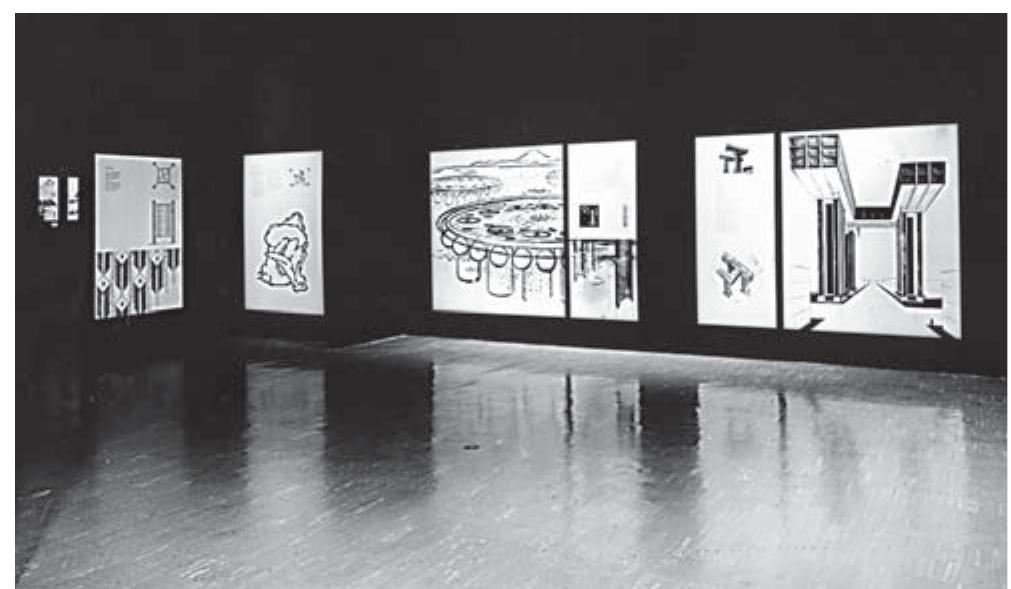 19/ New York, Museum of Modern Art, mostra Visionary Architecture (29 Settembre-4 dicembre 1960), veduta dell’allestimento, foto di George Barrows.  19/ New York, Museum of Modern Art, “Visionary Architecture” (29 September-4 December 1960), view of th exhibition, photograph by George Barrows. 