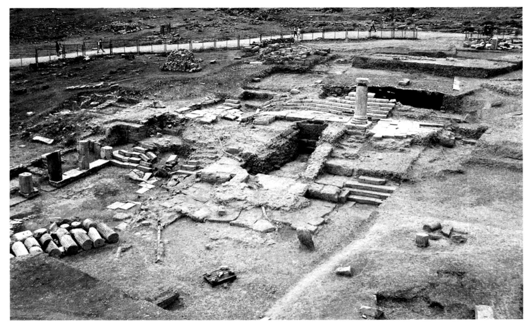 Fig. 26. Terraces of the Sanctuary of Apollo at Hierapolis (F. D’Andria). 