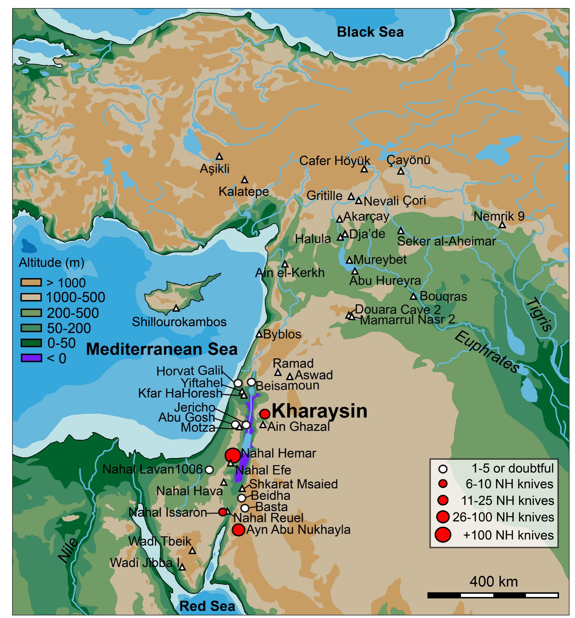 Fig. 1. Location of Kharaysin and other relevant PPNB sites, and the distribution of Nahal Hemar knives in the Near East 
