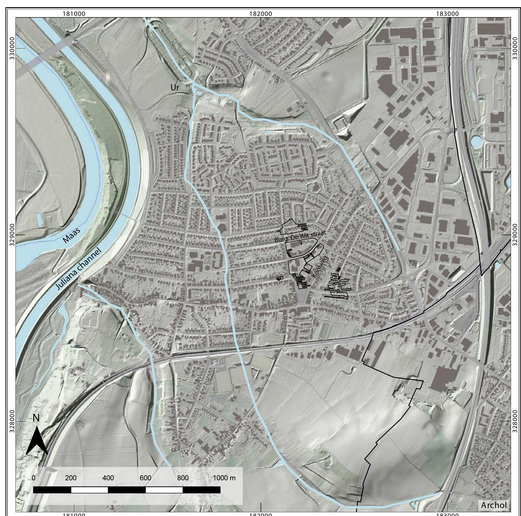 houses, mostly farmsteads (Fig. 5.2, left). During the summer these were mostly temporarily abandoned, and families left for Germany to work as clay diggers for the brick factories. The development of the coal mines created a growing demand for labour which ended the summer migration. The flourishing coal industry at the start of the twentieth century changed the natural landscape, not only because of the  Fig. 5.1 Topographical map of Elsloo and its surrounding landscape. 