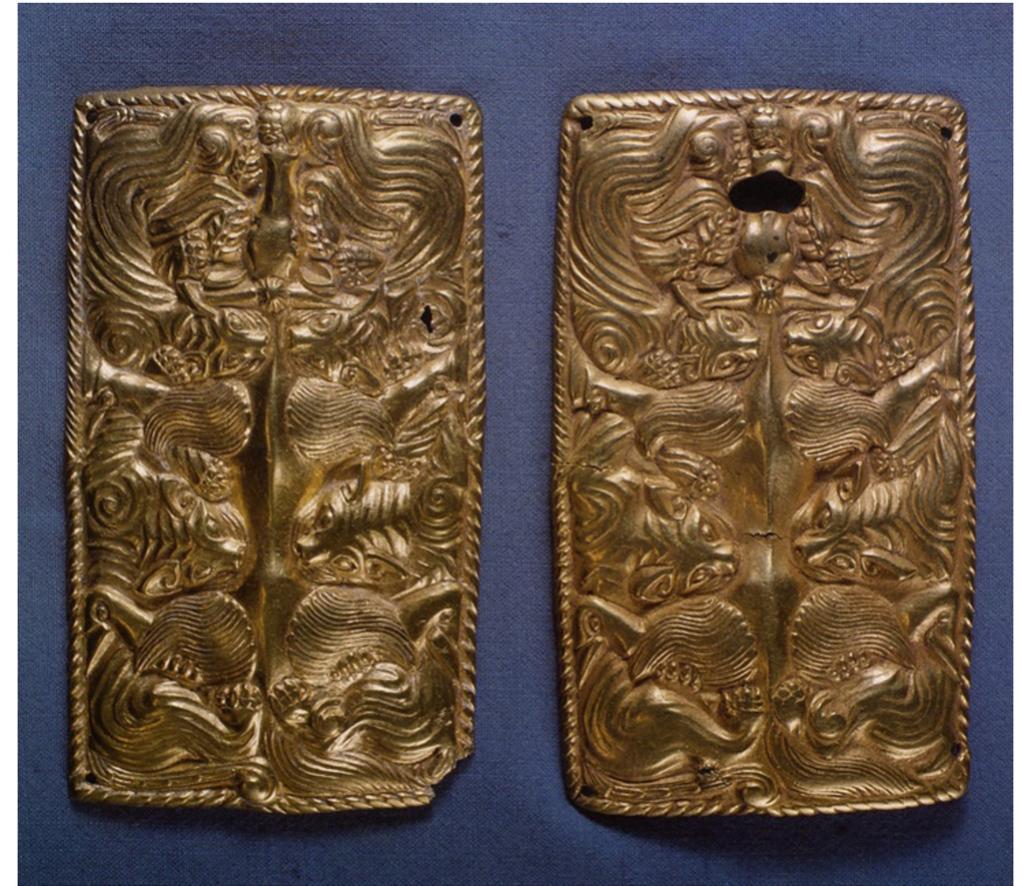 Figure 10a. Gold plaques. Aluchaideng, Inner Mongolia, Fifth to third century B.c.£. Source: Zhongguo meishu quanji bianji weiyuanhui, Yuanshi shehui zhi zhanguo diaosu. Zhongguo meishu quanji, diaosu bian 1 (Taipei: Jinxiu, 1989), 177.  Source: Zhongguo meishu quanji bianji weiyuanhui, Yuanshi shehui zhi zhanguo diaosu.  and not widely embraced elsewhere along the steppe network.37 The question is: why? 