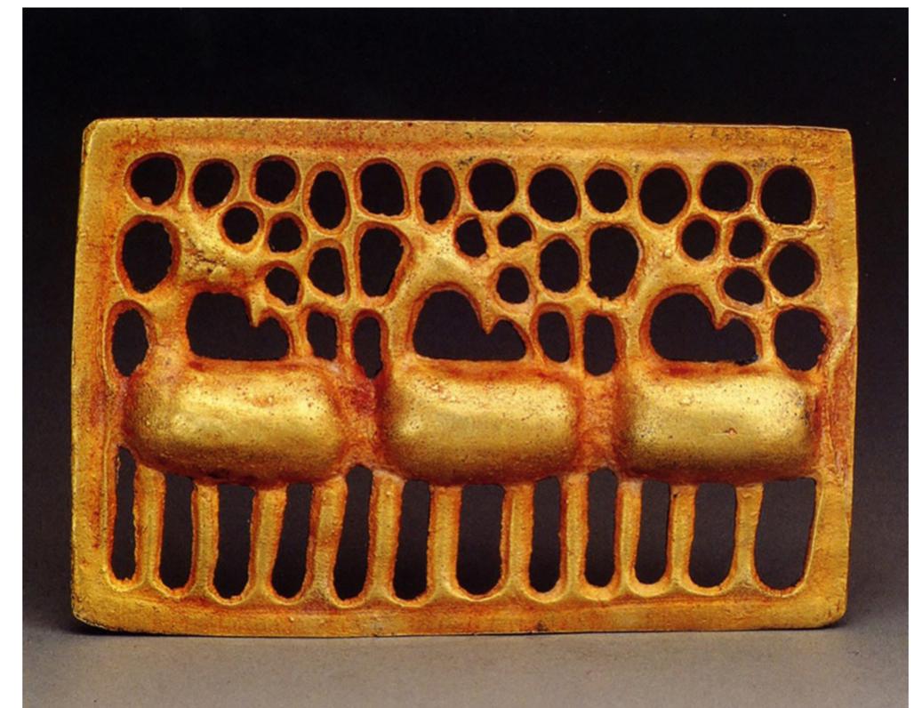 Figure 27. Gold Plaque with Three Deer from Jingtan Village, Chayouhou Banner,  Wulanchabu City. 265-316. Source: Caoyuan wenhua: youmu minzu de guangkuo wutai (Xianggang: Shangwu yins-  huguan, 1996), 125, cat.136 