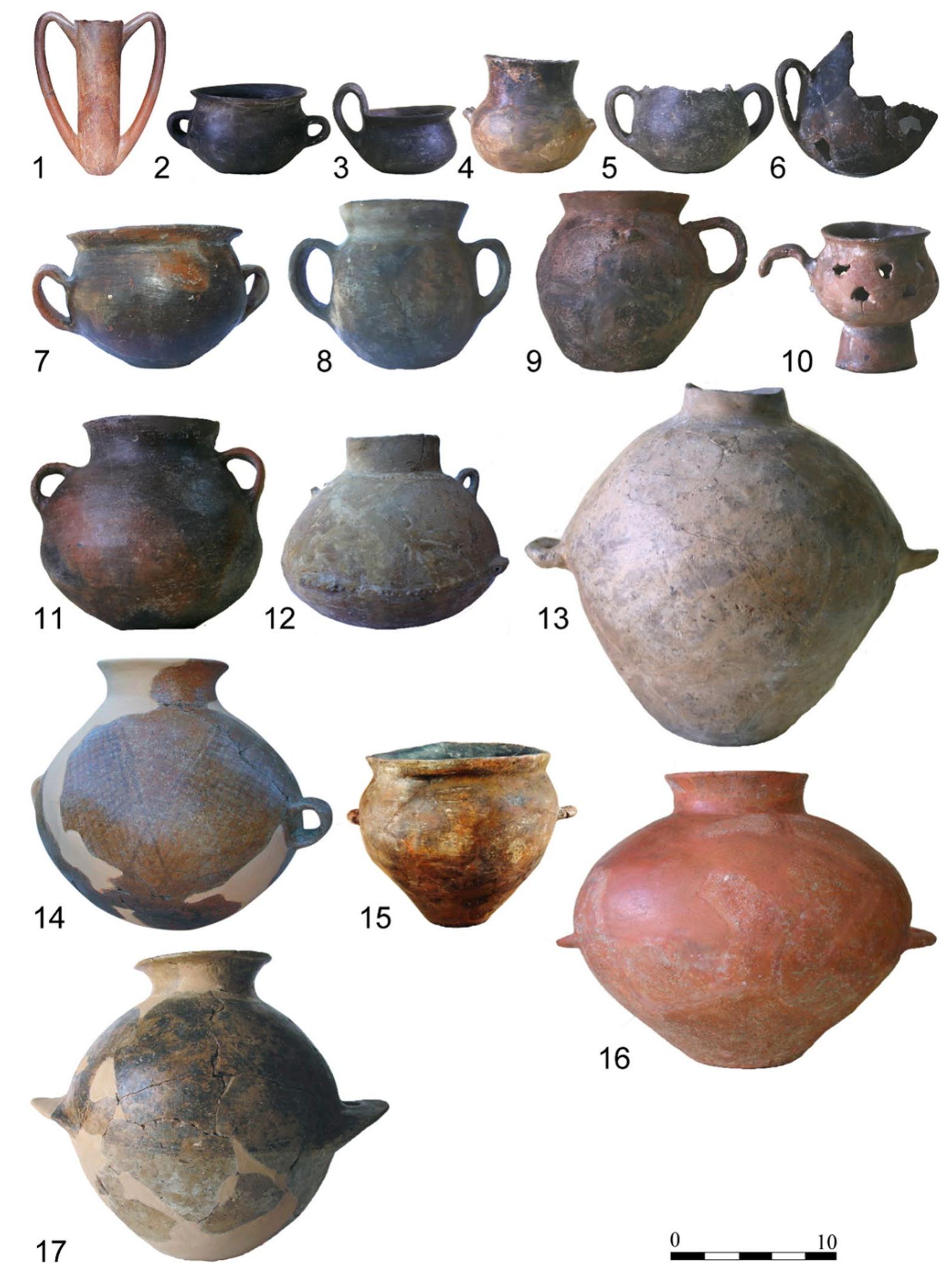 the main wares that will be discussed within the confines of the analysis: (4) monochrome, (ii) painted, (iii) big storage pithoi. 