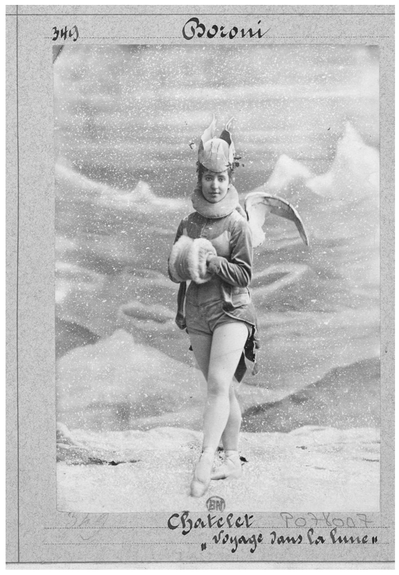 Figure 5.2. Portrait of Mlle. Boroni in the Théatre du Chatelet production of Voyage dans la lune taken at the Atelier Nadar in Paris, circa 1877. Courtesy of the Bibliotheque Nationale de France. 