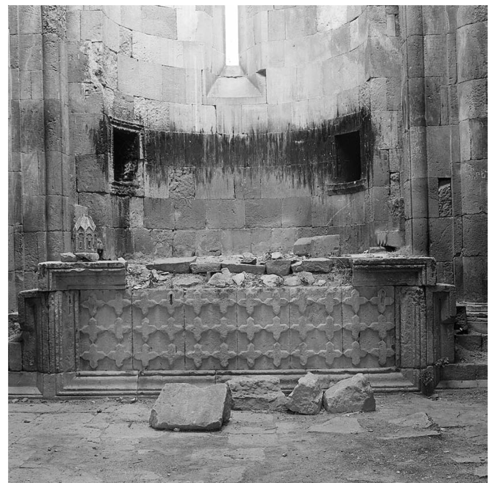 4. Noravank‘ (Armenia), chiesa di Surb Grigor Lusawori¢’, altare. Archivio CSDCA 