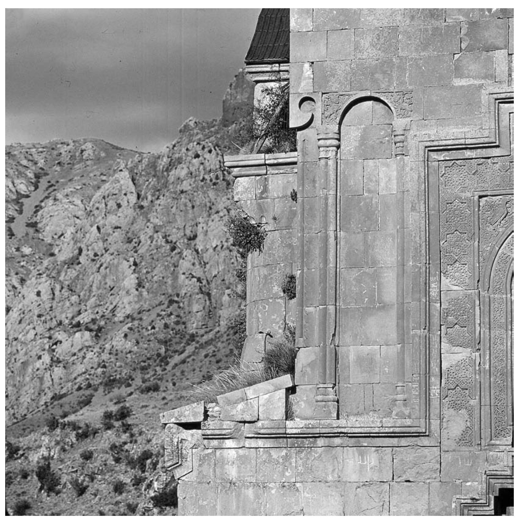 5. Noravank‘ (Armenia), Surb Astvacacin, dettaglio decorativo esterno. Archivio CSDCA 