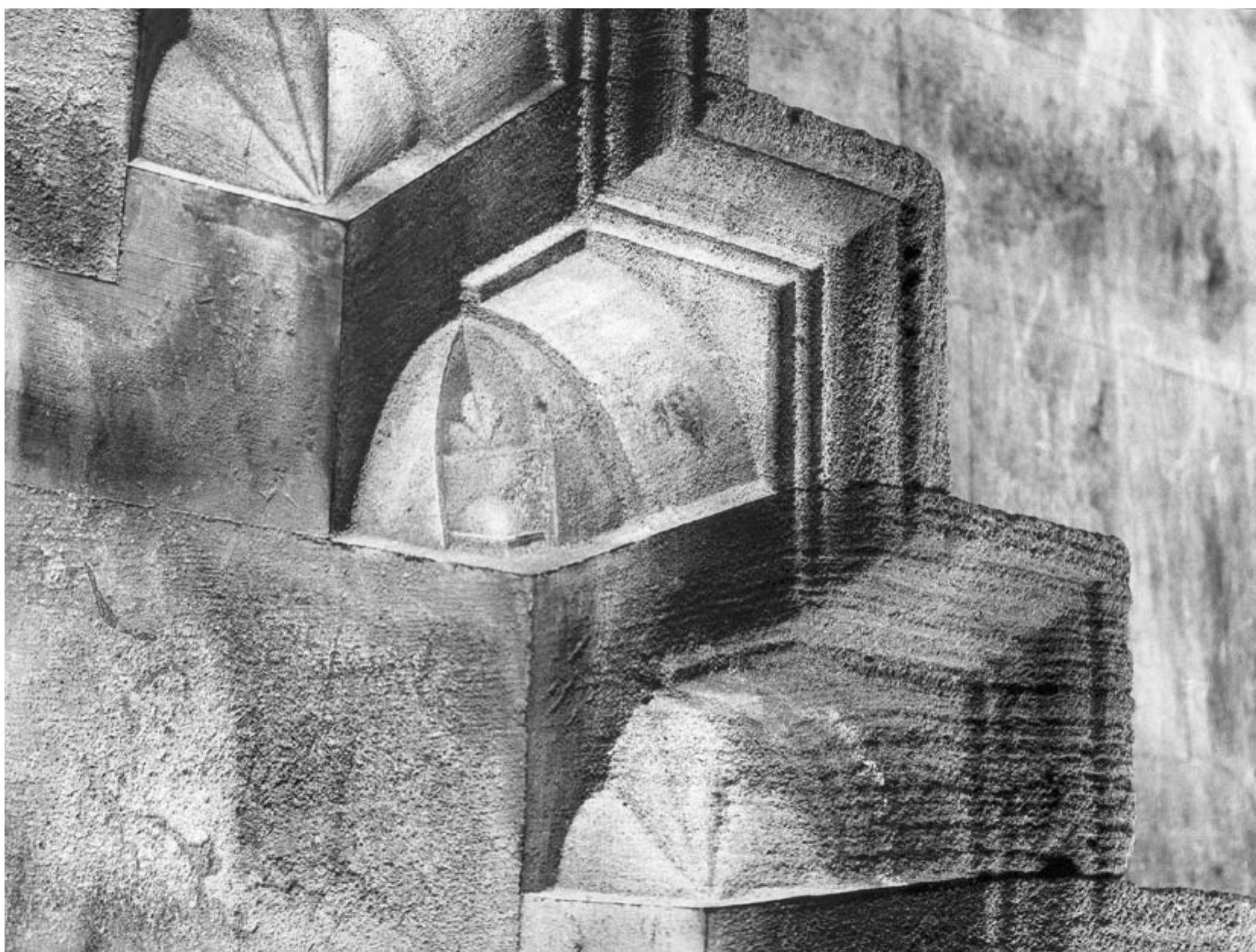 12. Ganjasar (Nagorno Karabakh), monastero, chiesa di Surb Hovhannes Mkrti¢’, dettaglio decorativo della scalinata interna. Archivio CSDCA 