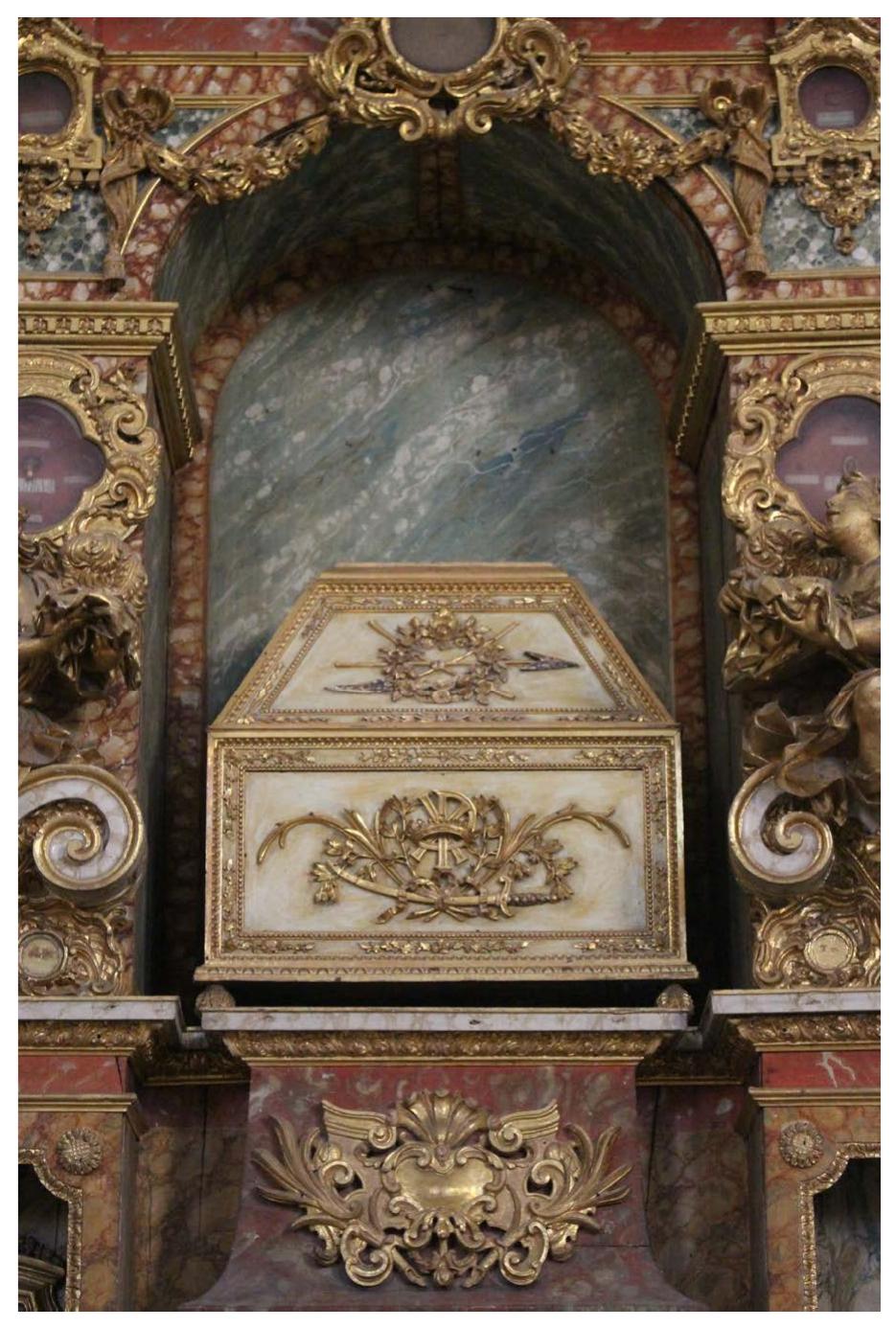 ILLUSTRATION 1. RELIQUARY OF THE FIVE MARTYRS OF Morocoo IN THE RELIC’S SANCTUARY OF THE MONASTERY OF SANTA CRUZ OF COIMBRA. COIMBRA WORKSHOP- ANONYMOUS AUTHOR. EIGHTEENTH CENTURY (SECOND HALF). CARVED WOOD, POLYCHROME AND GOLD. ORIGINAL AND CURRENT LOCATION: MONASTERY OF SANTA CRUZ OF COIMBRA. ILLUSTRATION PROVIDED BY MILTON PEDRO DiAs PACHECO.  OF COIMBRA. COIMBRA WORKSHOP- ANONYMOUS AUTHOR. 