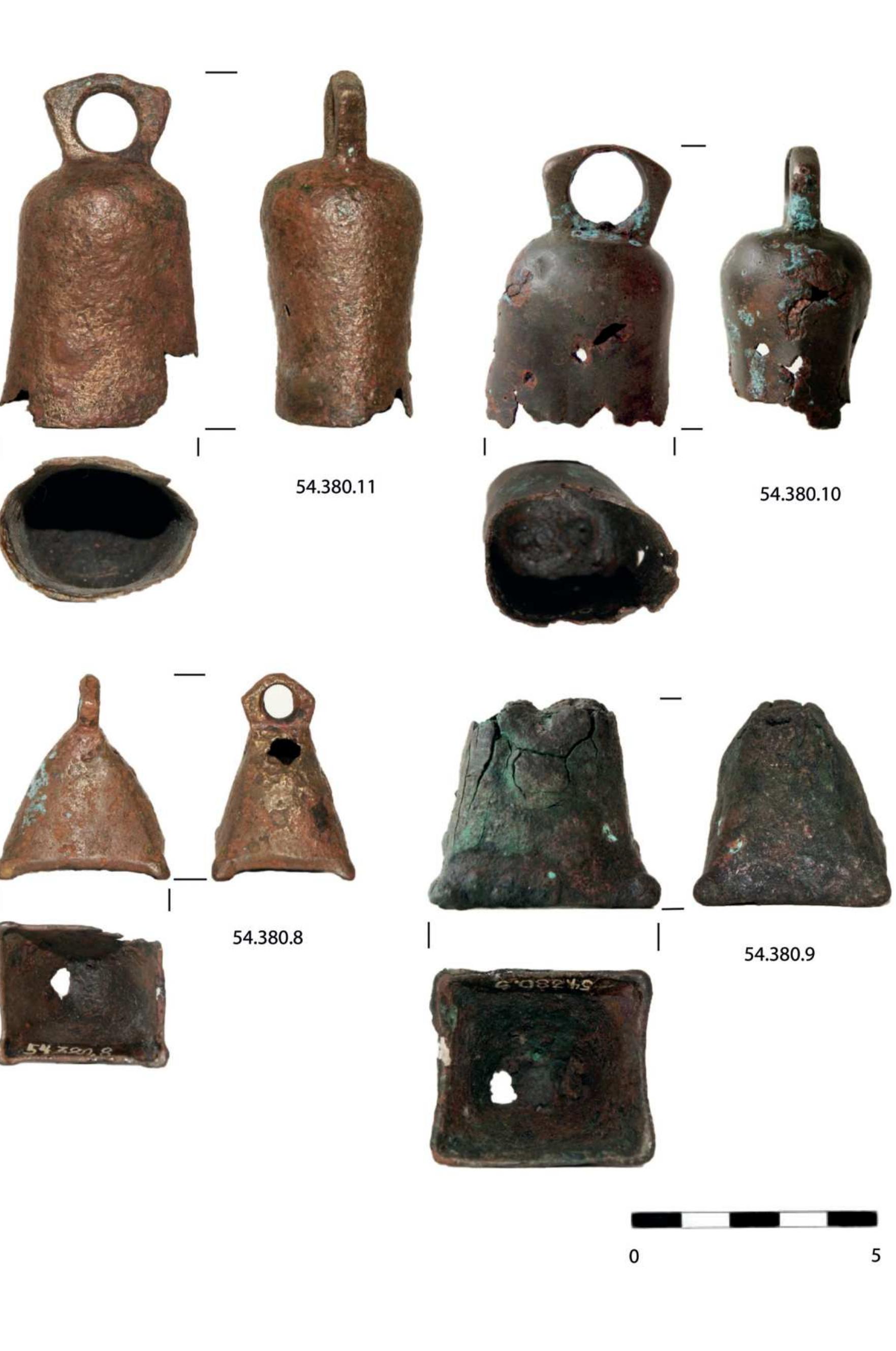 Figure 21. Bells from Savaria (Photo: B. Santa, Graphic: B. M. Pomberger) 