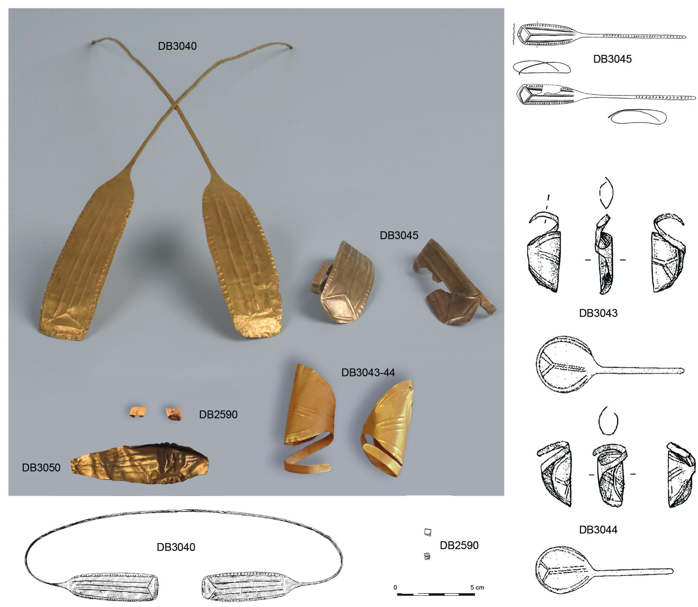 2a whetstone and two flint flakes; Van der Beek 2004: 174, fig. 18). The Eelde — Groote Veen examples were found during a controlled excavatio in 2010, and were found in association with two bell beakers, a decorated beaker bowl and cremated remains (fig. 1 — Drenth & Schreijer 2015: 68, fig. 7 n° 3). The gold ornaments were placed more centrally into a sub-rectangular (1,65 by 1,2 m) interment placed centrally into ac. 4m diameter ring-ditch (that was dug less deep or even open on its easternmost side; Drenth & Schreijer 2015: 68, fig. 7. n° 3).  Fig. 2. Late Neolithic gold finds from the Netherlands (top: photo from/after Wentink 2020: 185, fig. 6 n° 22. Drawings: DB2590, DB3040, DB3045: GIA; DB3043 and DB3044 from Tulp 2014: 78). 