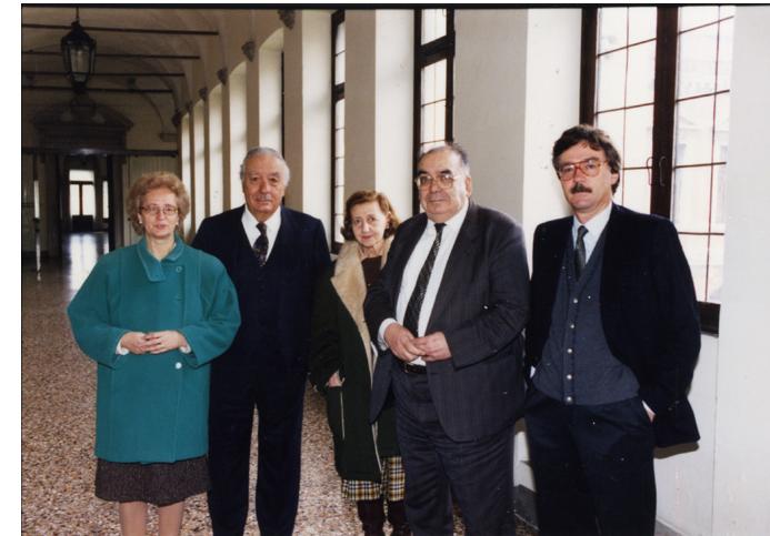 Alfredo Cadonna (on the right), Lionello Lanciotti with his wife, Avv. Stefano Rosso-Mazzinghi (communication manager) and Carla Bono (librarian and secretary). Archive of Centre for Comparative Studies of Civilisations and Spiritualities, Fondazione Giorgio Cini,  Venezia. 