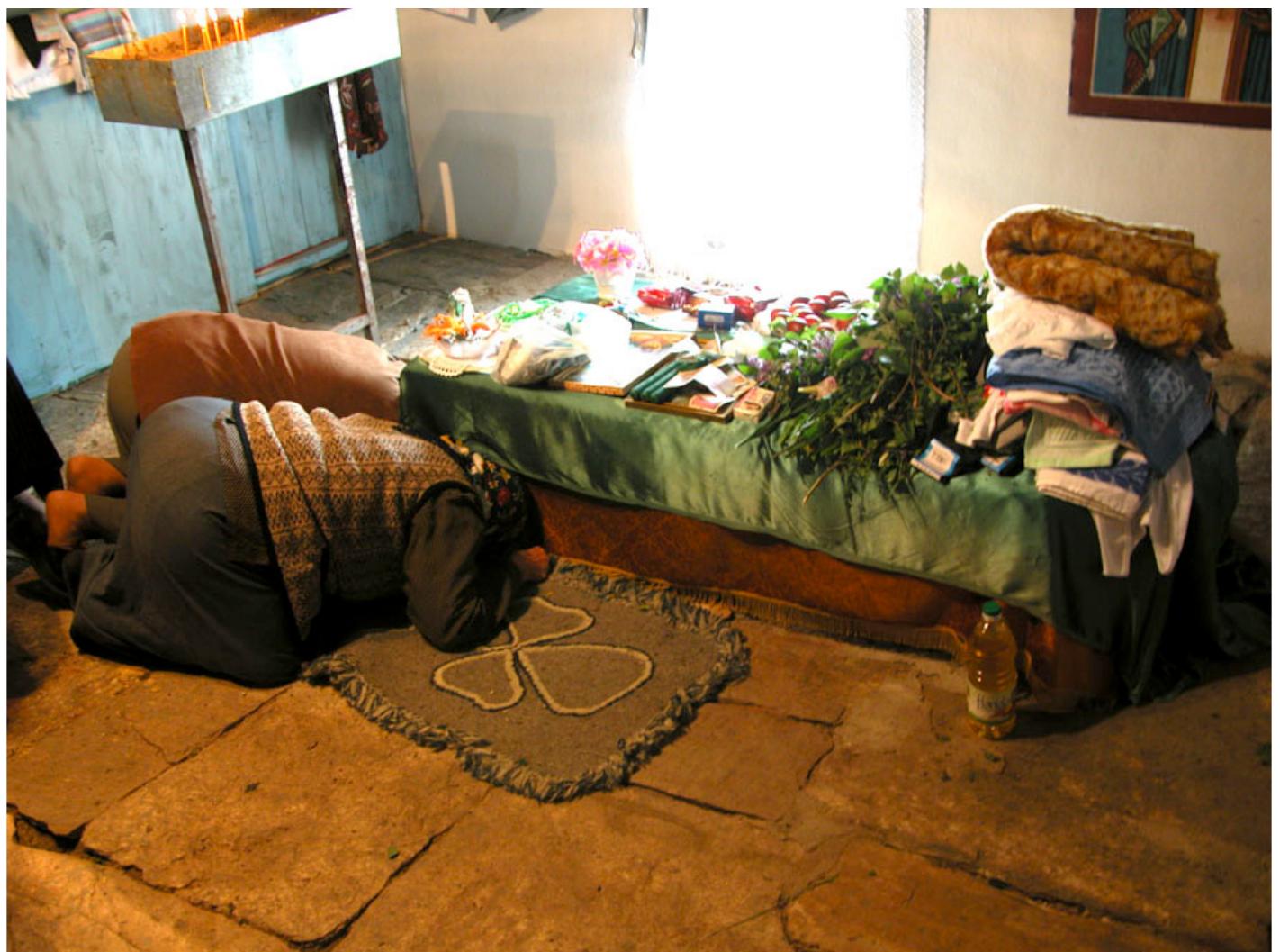 Tomb of H’d’r Baba in the H’d’r Baba Tekke/Church of St. Nicholas (Crkva Sveti Nikola), Makedonski Brod in western North Macedonia. Photograph © Glenn Bowman. 
