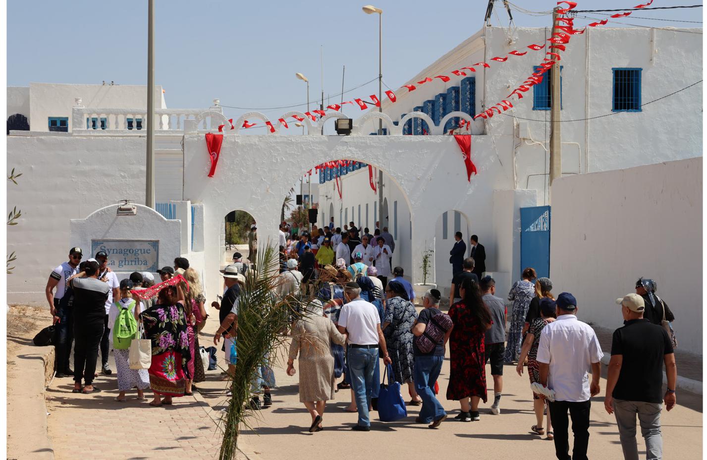 Entrance of the Ghriba Synagogue in Djerba, 2022. Photograph © Manoél Pénicaud. 