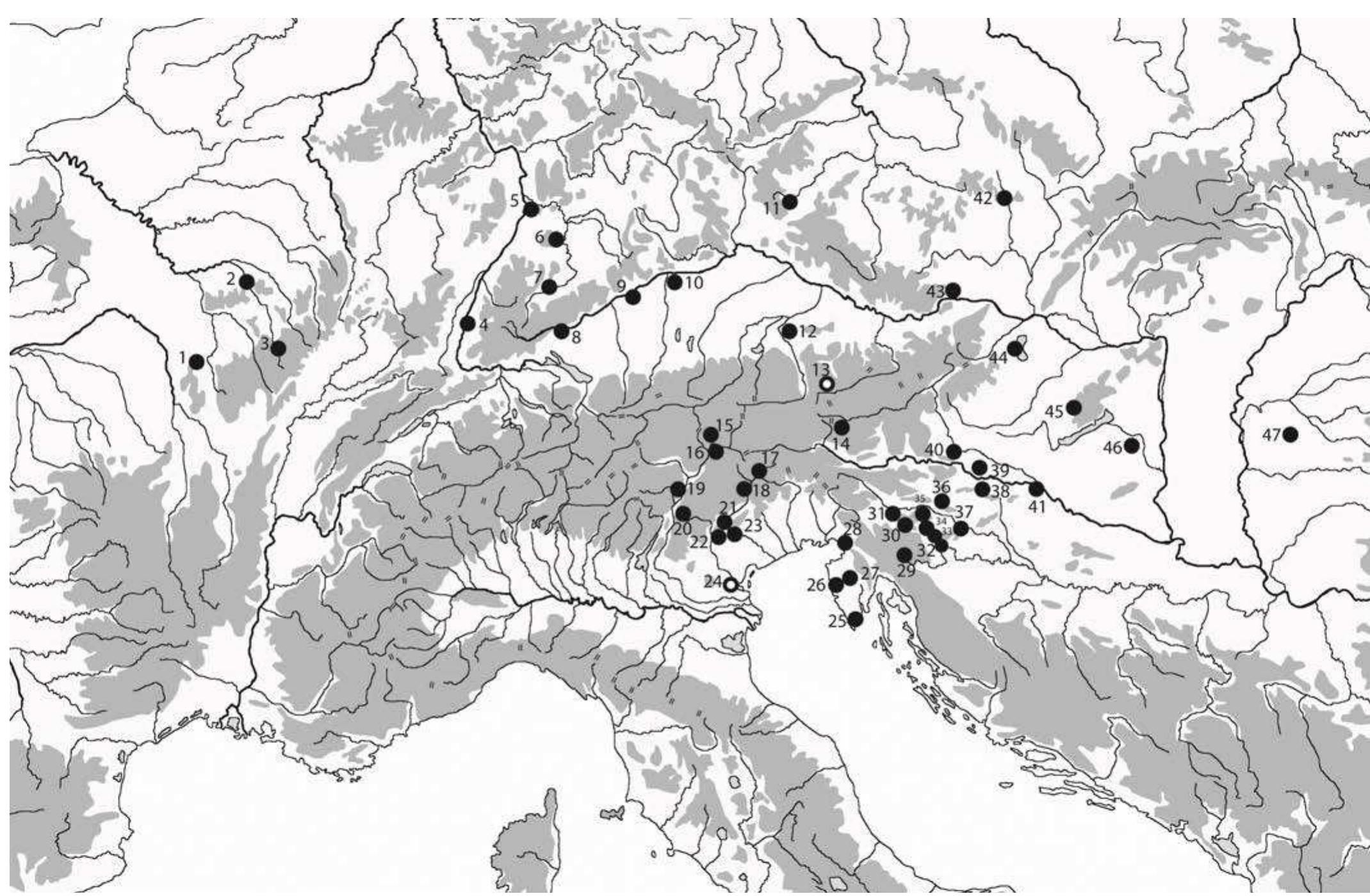 Fig. 9: Distribution map of cruciform attachments’ lebetes, between 7" and 5” centuries BC (modified from Marzarico 1998: 24). Dots with a white core denotes the oldest attestations, between end of the 8" and by the middle of the 7 BC: 1. Cravant; 2. Buchéres; 3. Poiseul-la-Viil- le; 4. Merdingen-lhringen; 5. Friedrichsfeld; 6. Asperg; 7. Mossingen-Belsen; 8. Herbertingen-Hundersingen; 9. Aislingen; 10. Rehling; 11. Cervené Porici-Svihov; 12. Helpfau-Uttendorf; 13. Hallstatt; 14. Ramingstein; 15. Niederassen/Rasun di Sotto; 16. Ellen; 17. Lozzo di Cadore; 18. Caverzano; 19. Sanzeno; 20. Castelnuovo; 21. Mel; 22. Asolo; 23. Montebelluna; 24. Padova; 25. Nesazio; 26. Picugi; 27. Beram; 28. Sveto; 29. Medvedjek; 30. Stiéna; 31. Magdalenska gora; 32. Dolenjske Toplice; 33. Smarjeta; 34. Vintarjevec; 35. Vace; 36. Rifnik; 37. Libna; 38. Sv. Lovrenc; 39. Zamarkovi; 40. Kleinklein; 41. Sv. Petar Ludbreski; 42. Byci skala grave; 43. Pfaffstetten; 44. Hof i. Leithagebirge; 45. Smol6sz6lés; 46. Regdly; 47. Artand. / Carta di distribuzione dei lebeti con attacco a croce tra VIl e V sec. a.C. (modificata da Marzatico 1998. 24). | punto con interno bianco indicano le attestazioni piti antiche, tra la fine VIII sec. a.C. ed entro la meta del VIll sec. a.C.: 1. Cravant; 2. Buchéres; 3. Poiseul-la-Ville; 4. Merdingen-lhringen; 5. Friedrichsfeld; 6. Asperg; 7. Méssingen-Belsen; 8. Herbertingen-Hundersingen; 9. Aislingen; 10. Rehling; 11. Cervené Po?ici-Svihov; 12. Helofau-Uttendorf; 13. Hallstatt; 14. Ramingstein; 15. Niederassen/Rasun di Sotto; 16. Ellen; 17. Lozzo di Cadore; 18. Caverzano; 19. Sanzeno; 20. Castelnuovo; 21. Mel; 22. Asolo; 23. Montebelluna; 24. Padova; 25. Nesazio; 26. Picugi; 27. Beram; 28. Sveto; 29. Medvedjek; 30. Sticna; 31. Magdalenska gora; 32. Dolenjske Toplice; 33. Smarjeta; 34. Vintarjevec; 35. Vace; 36. Rifnik; 37. Libna; 38. Sv. Lovrenc; 39. Zamarkovi; 40. Kleinklein; 41. Sv. Petar Ludbreski; 42. Byci skala grave; 43. Pfaffstetten; 44. Hof i. Leithagebirge; 45. Smolészélés; 46. Regdly; 47. Artand.  This fundamental evidence suggests another possible trajec- tory of diffusion of this type of bronze-sheet vessels, from northern Italy through the Brenta and Piave river valleys — as witnessed by  The strong relationship between Este and its territory with the Villanovan sphere and tradition — where the deposition of weapons and metal vessels is well attested — has long been emphasised in literature, especially in the Bologna area (see, as example, the con- temporary grave 39 in Benacci Caprara cemetery, Tovoli 1989: 128- 144), in contrast to Padova, where the codes of self-representation 