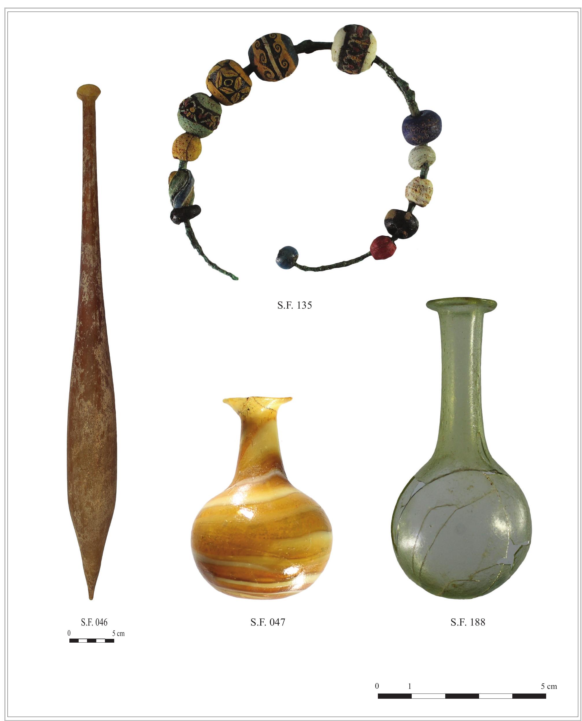 PI. 2- Photos of the bronze bracelet with beads (S.F. 135), the tall slender flask (S.F. 046); the marbled unguentarium (S.F. 047) and the globular unguentarium (S.F. 188). (R. Antonios). 